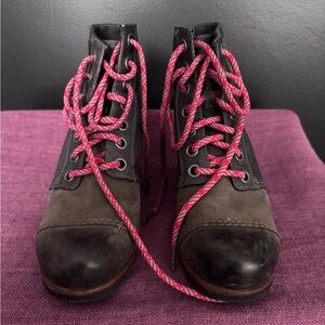 Sorel Women's Combat Boots with Pink Laces
